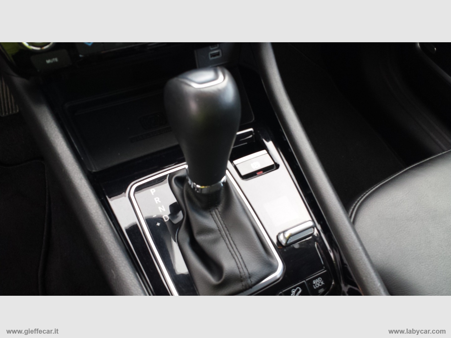 Compass 1.3 T4 240CV PHEV AT6 4xe S - immagine 9
