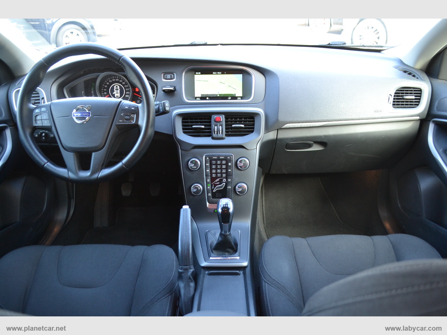 V40 Cross Country D2 Momentum - immagine 9