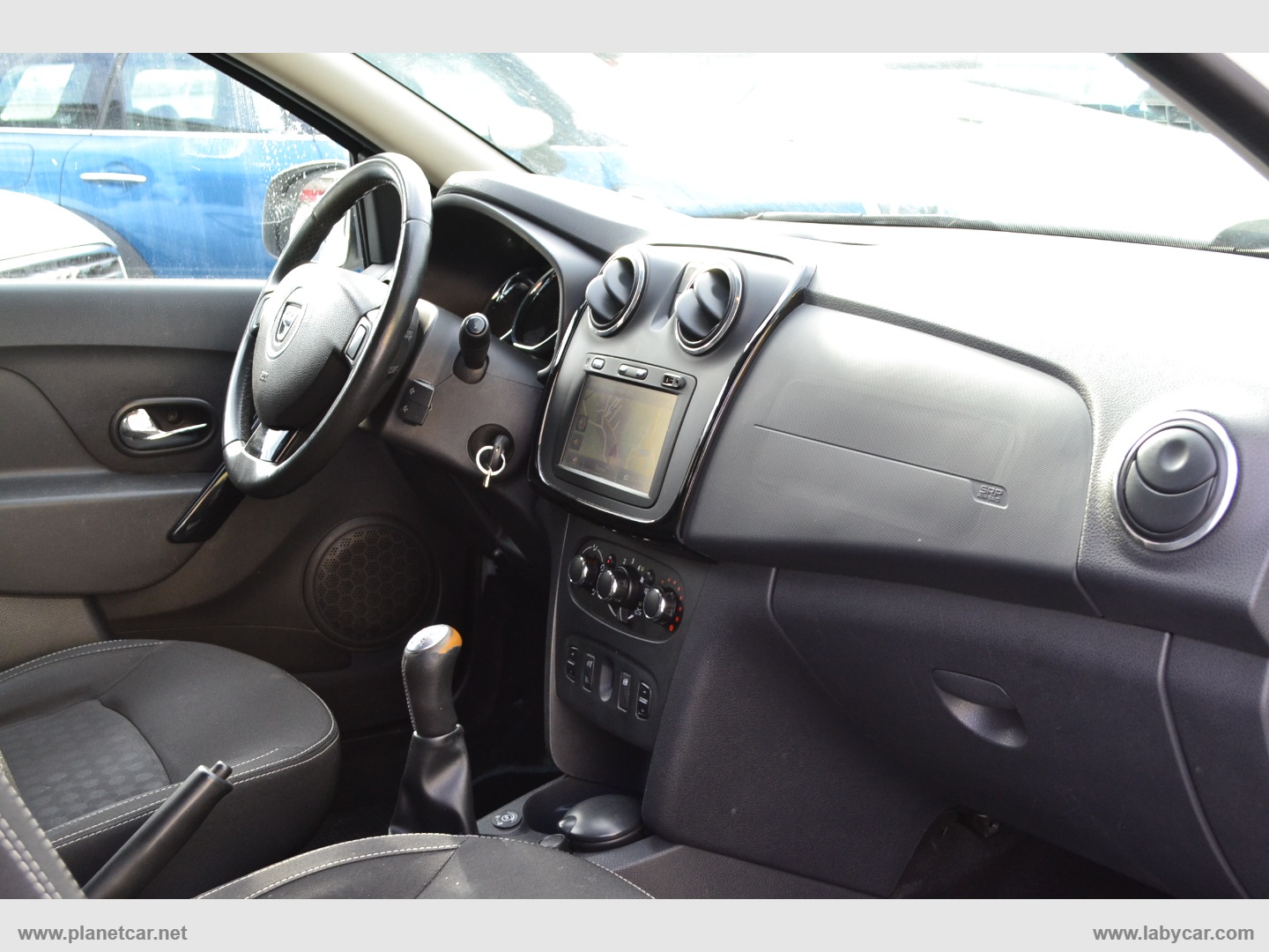 Sandero 1.2 GPL 75 CV Extra - immagine 9