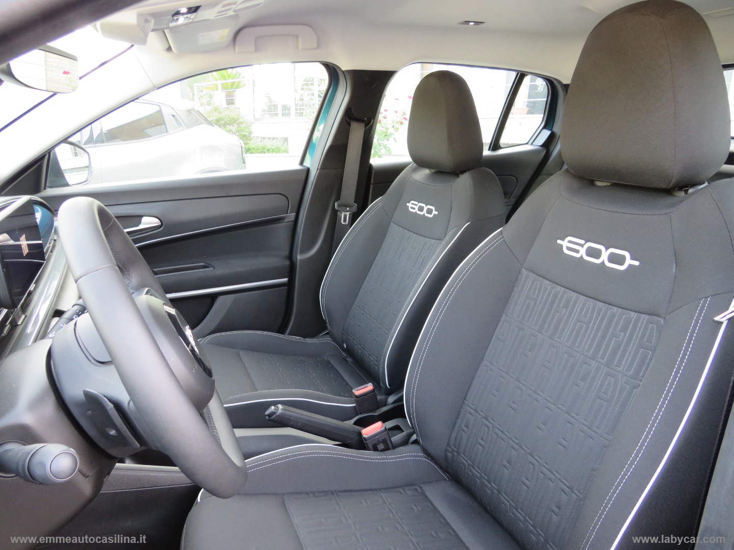 600 Hybrid 110 CV DCT MHEV - immagine 9