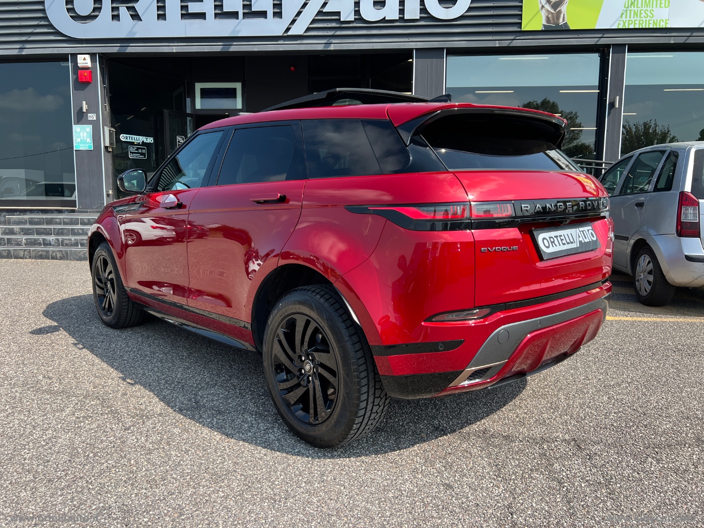 RR Evoque 2.0D I4 163 CV AWD Auto R-D. S - immagine 9