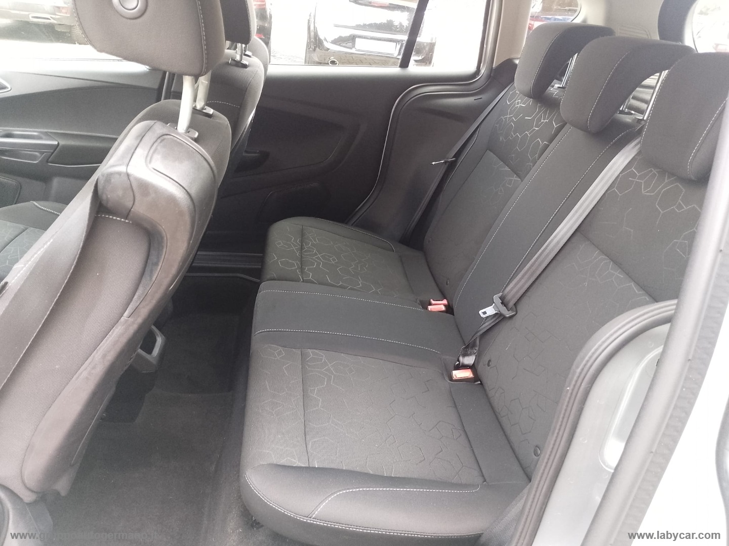 B-Max 1.5 TDCi 75 CV Business Titanium - immagine 9