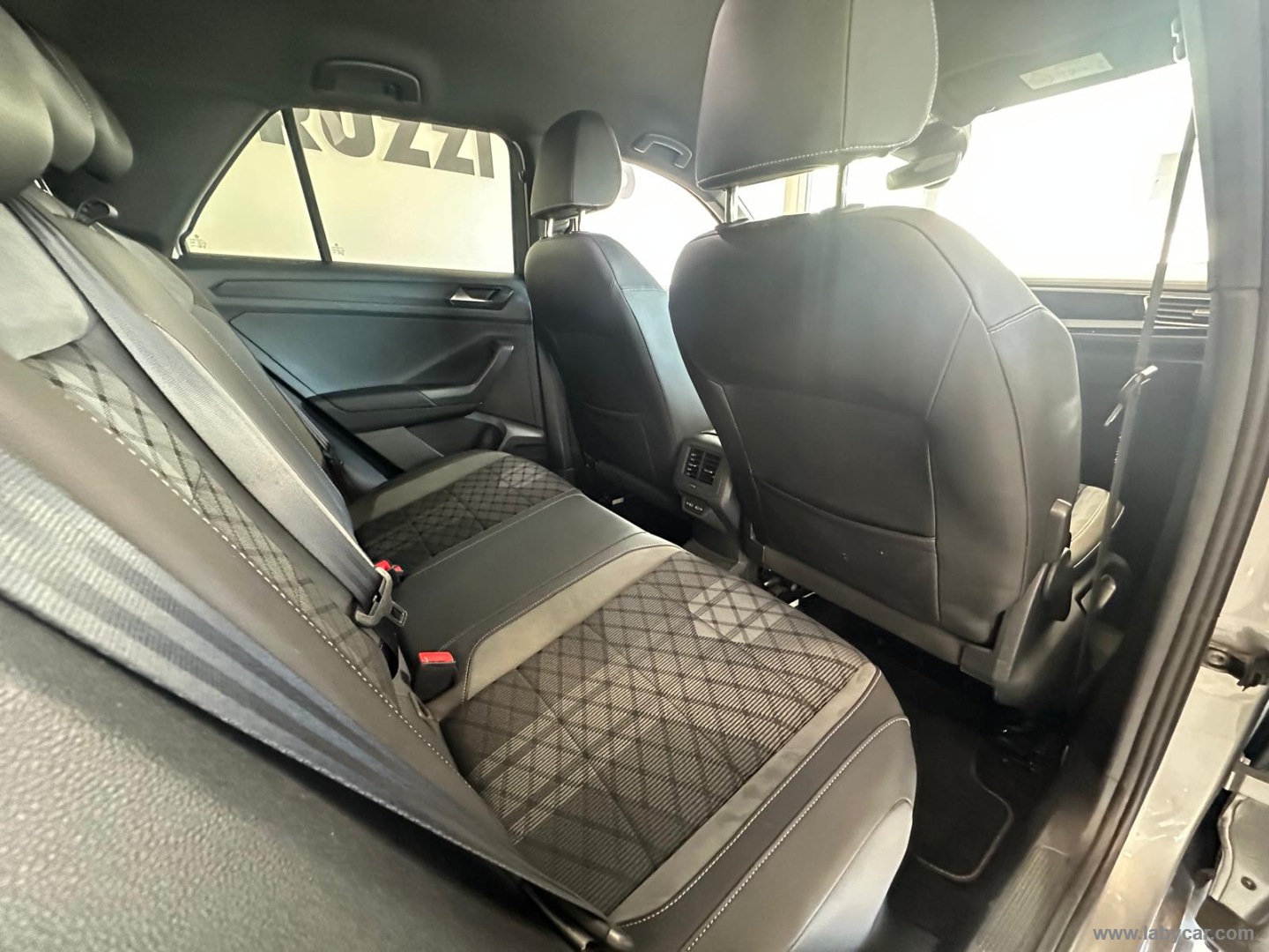T-Roc 2.0 TDI SCR 150CV DSG 4MOT. R-Line - immagine 9