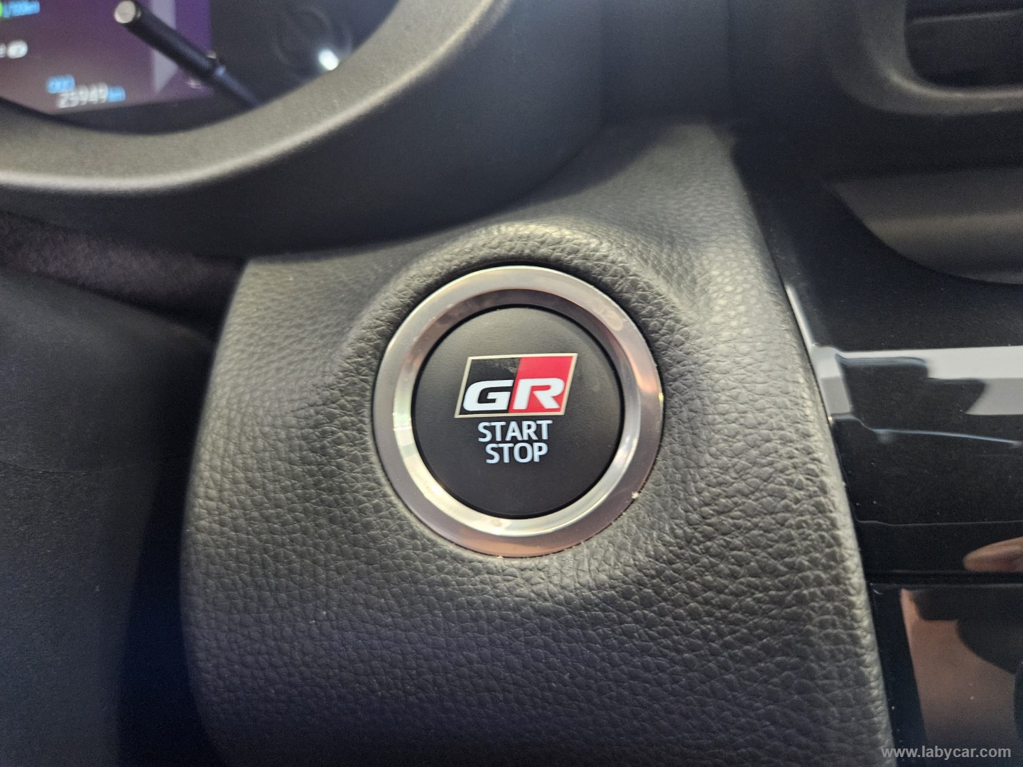 Yaris Cross 1.5 Hybrid 5p.E-CVT GR SPORT - immagine 9