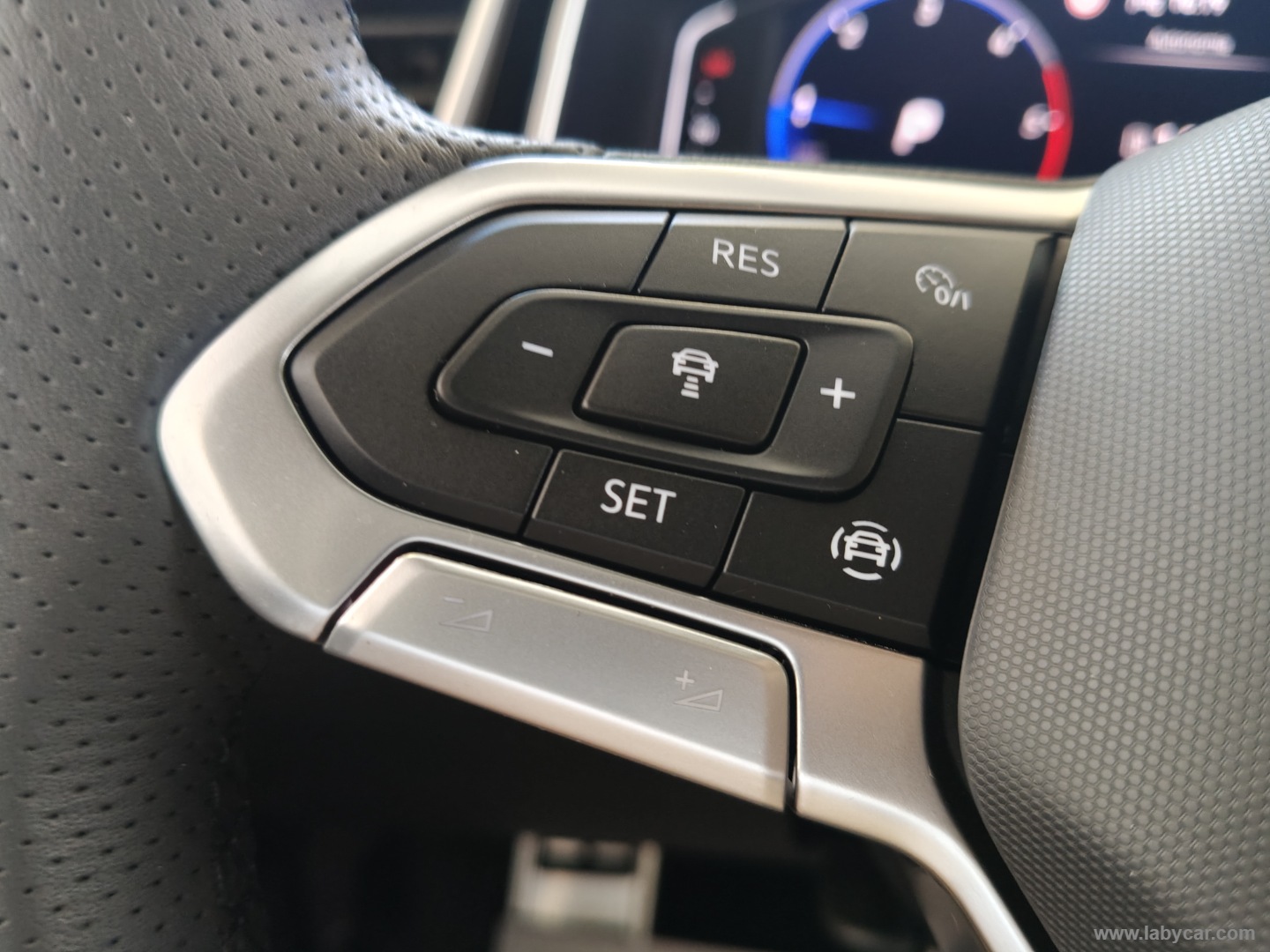 T-Roc 2.0 TDI SCR 150 CV DSG R-Line Plus - immagine 9