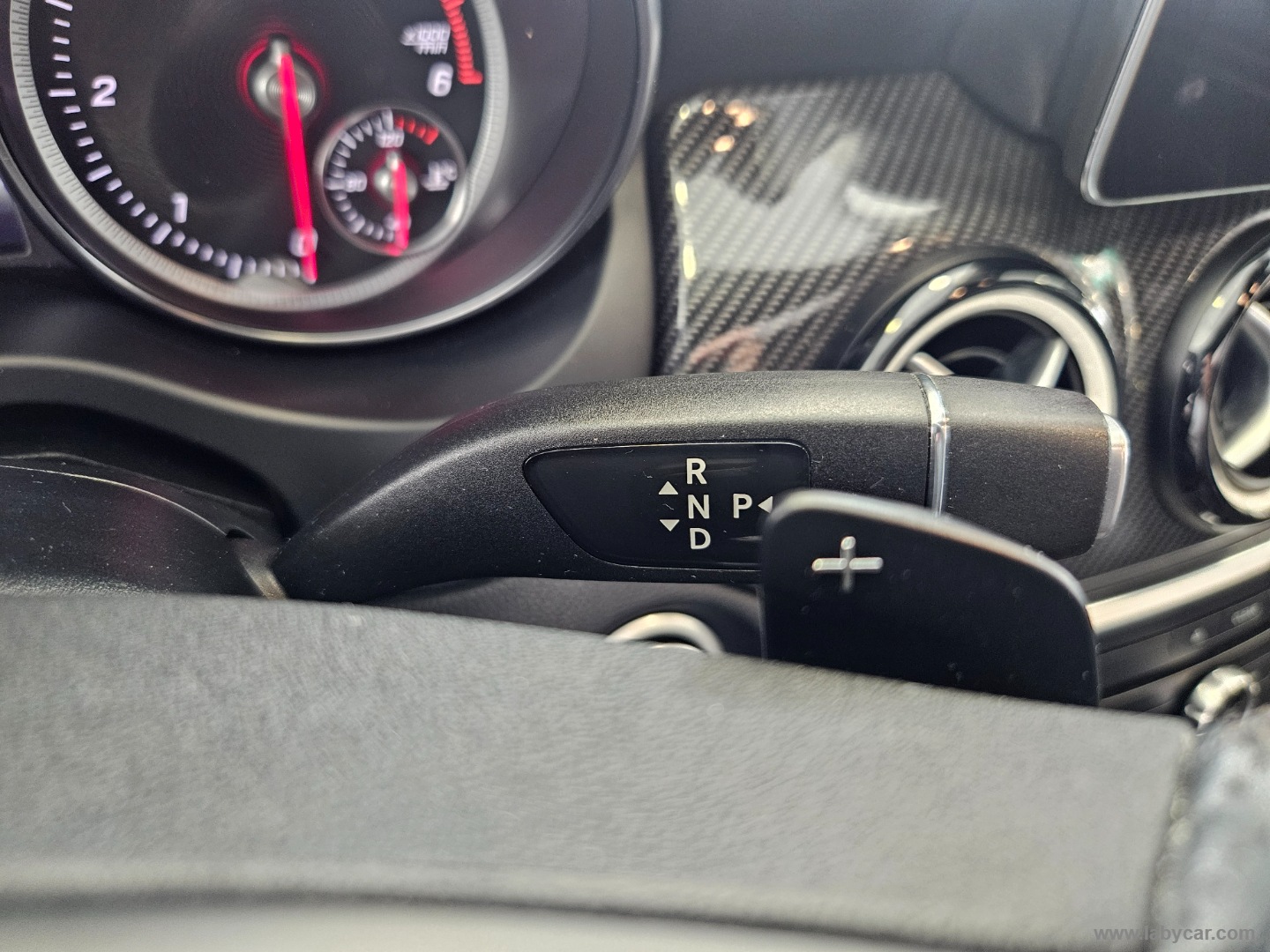 GLA 200 d Automatic 4Matic Premium - immagine 9