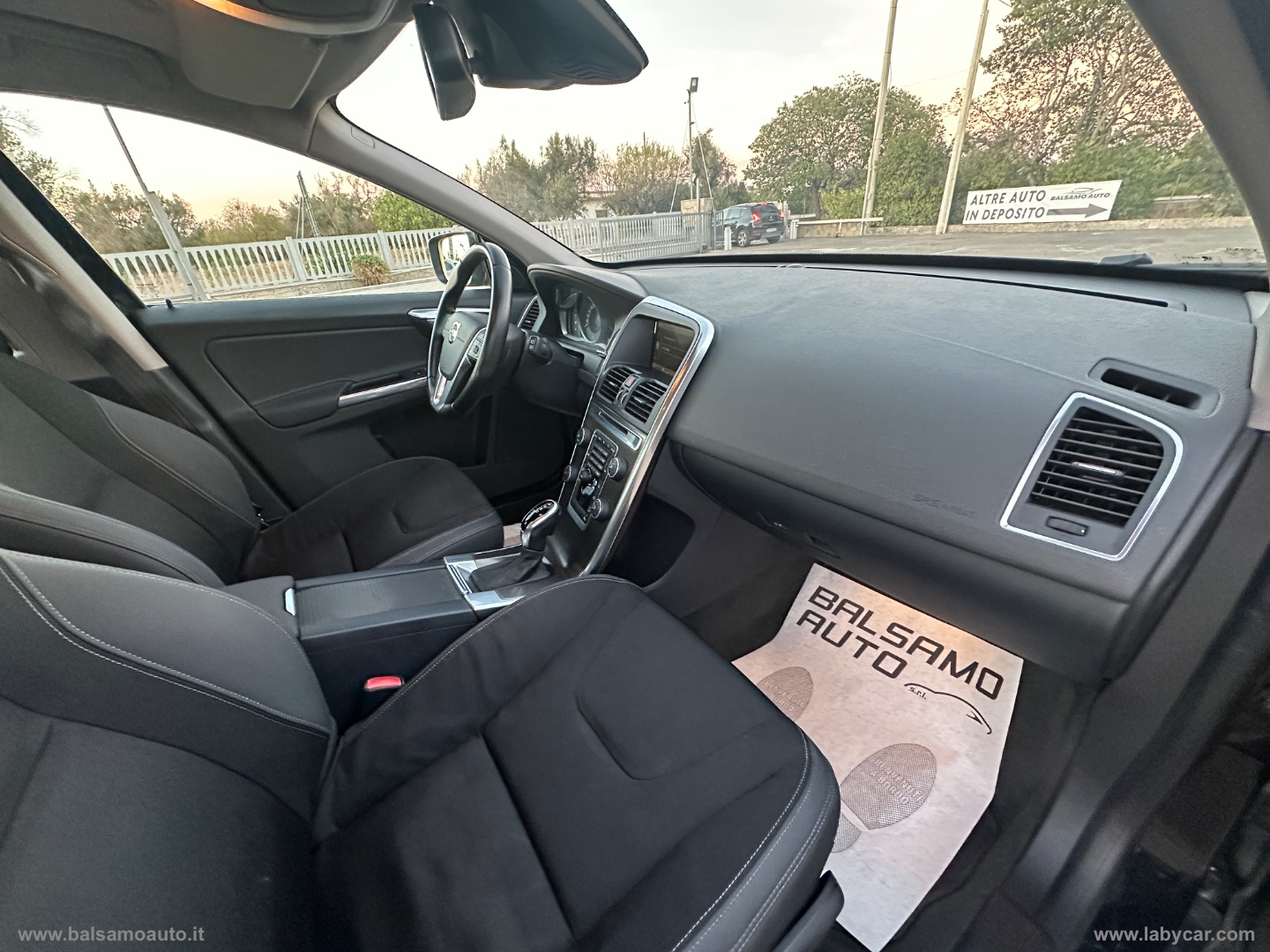 XC60 AWD 2.4D Momentum - immagine 9