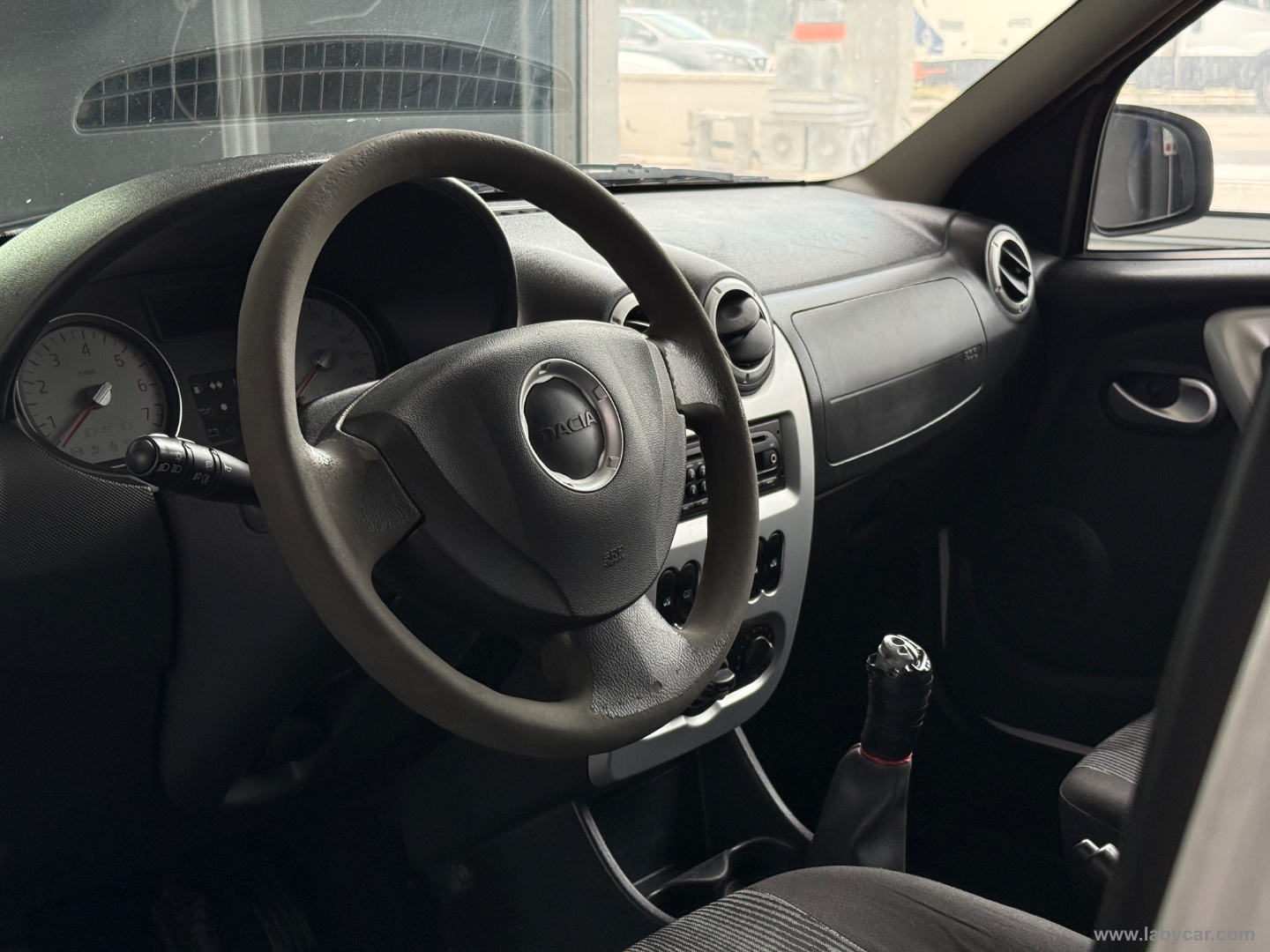 Logan MCV 1.5 dCi 90 CV 5p.ti Blackline - immagine 9