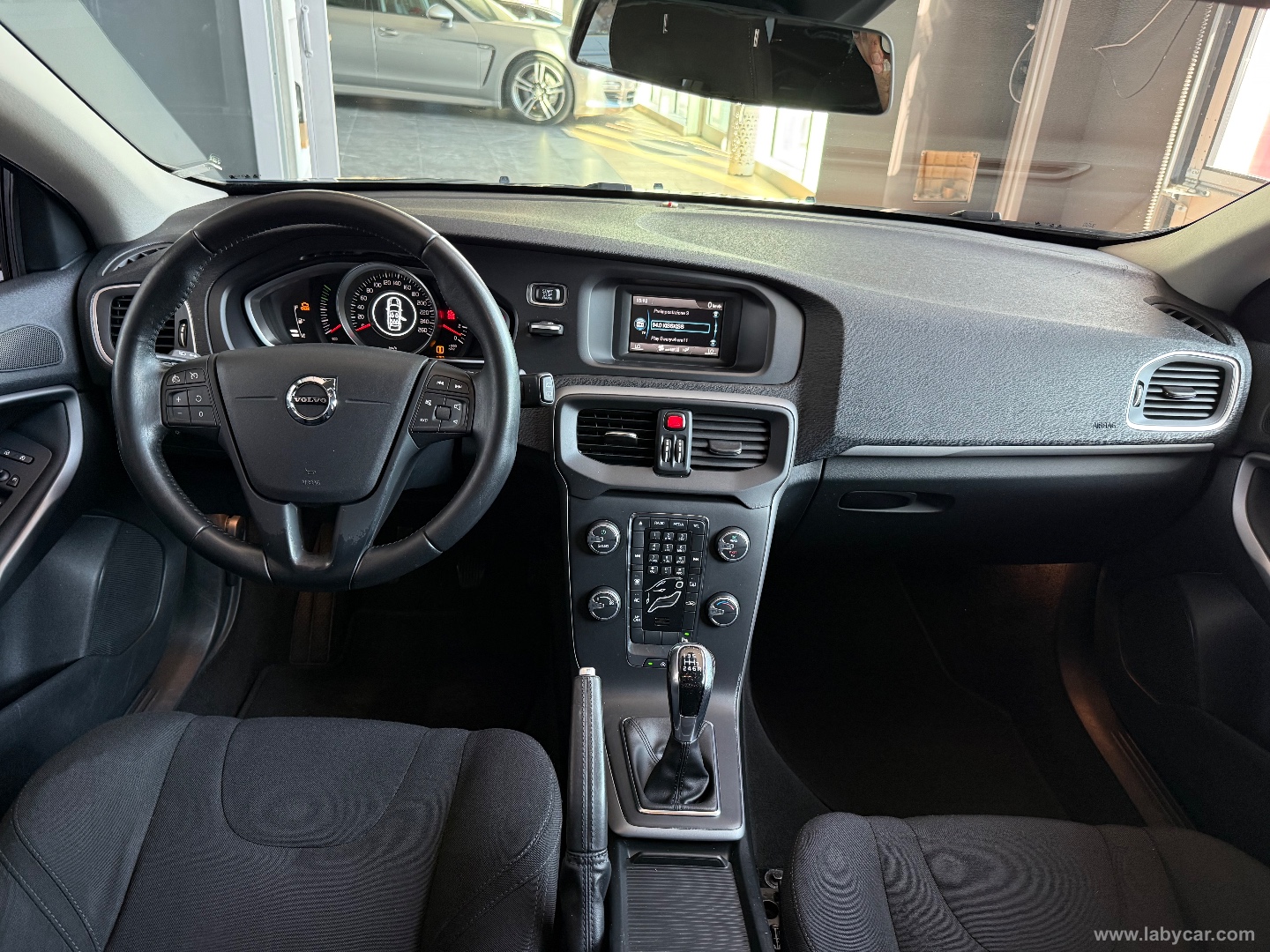 V40 D2 Momentum N1 GANCIO TRAINO - immagine 9