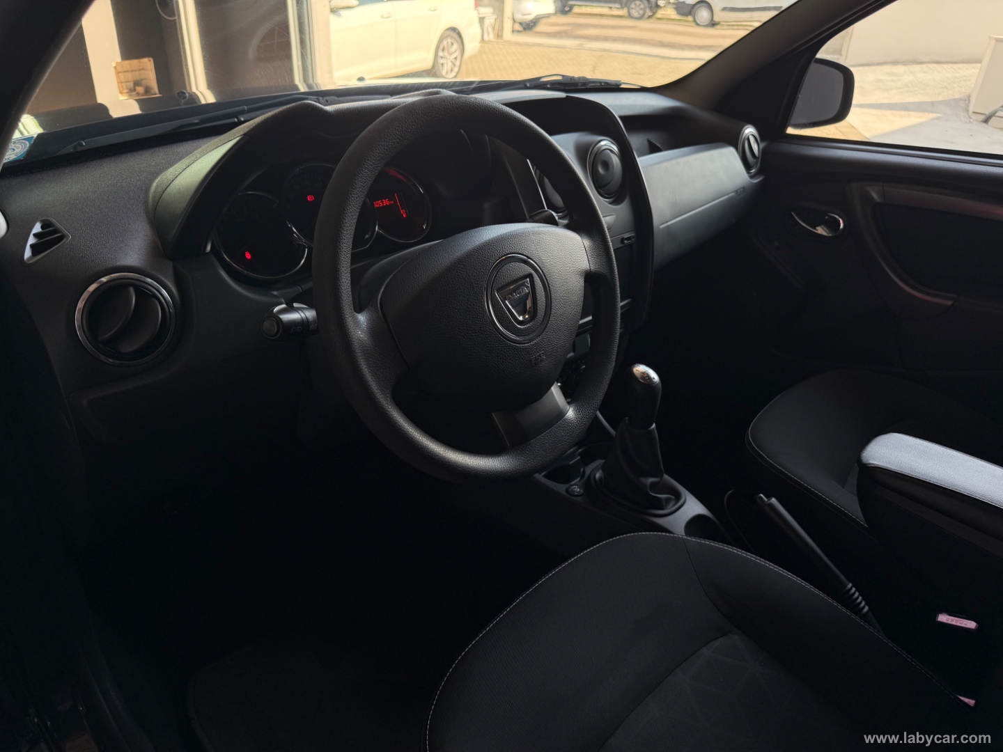 Duster 1.6 110 CV 4x2 GPL Lauréate - immagine 9