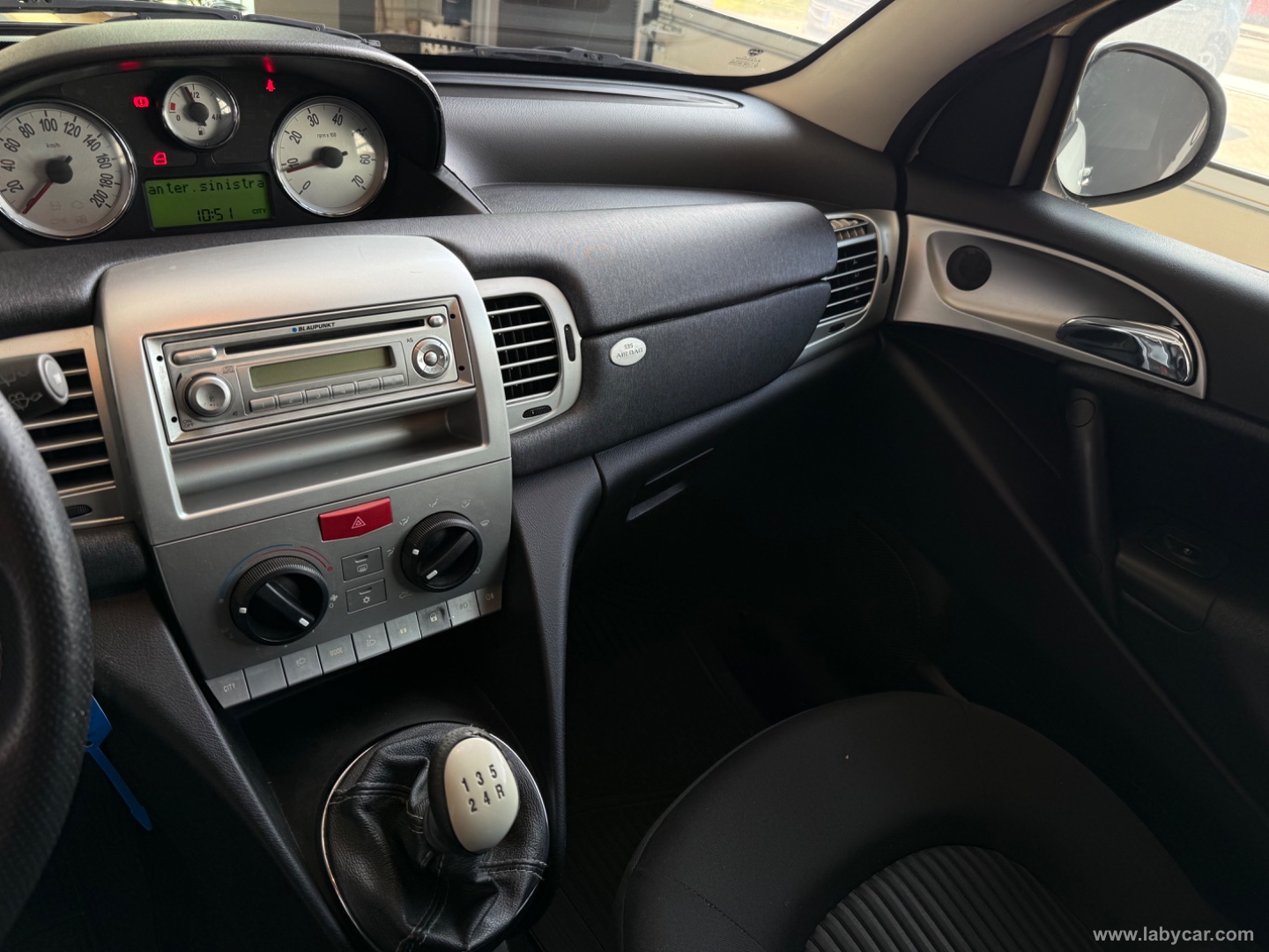 Ypsilon 1.4 Argento Ecochic GPL - immagine 9
