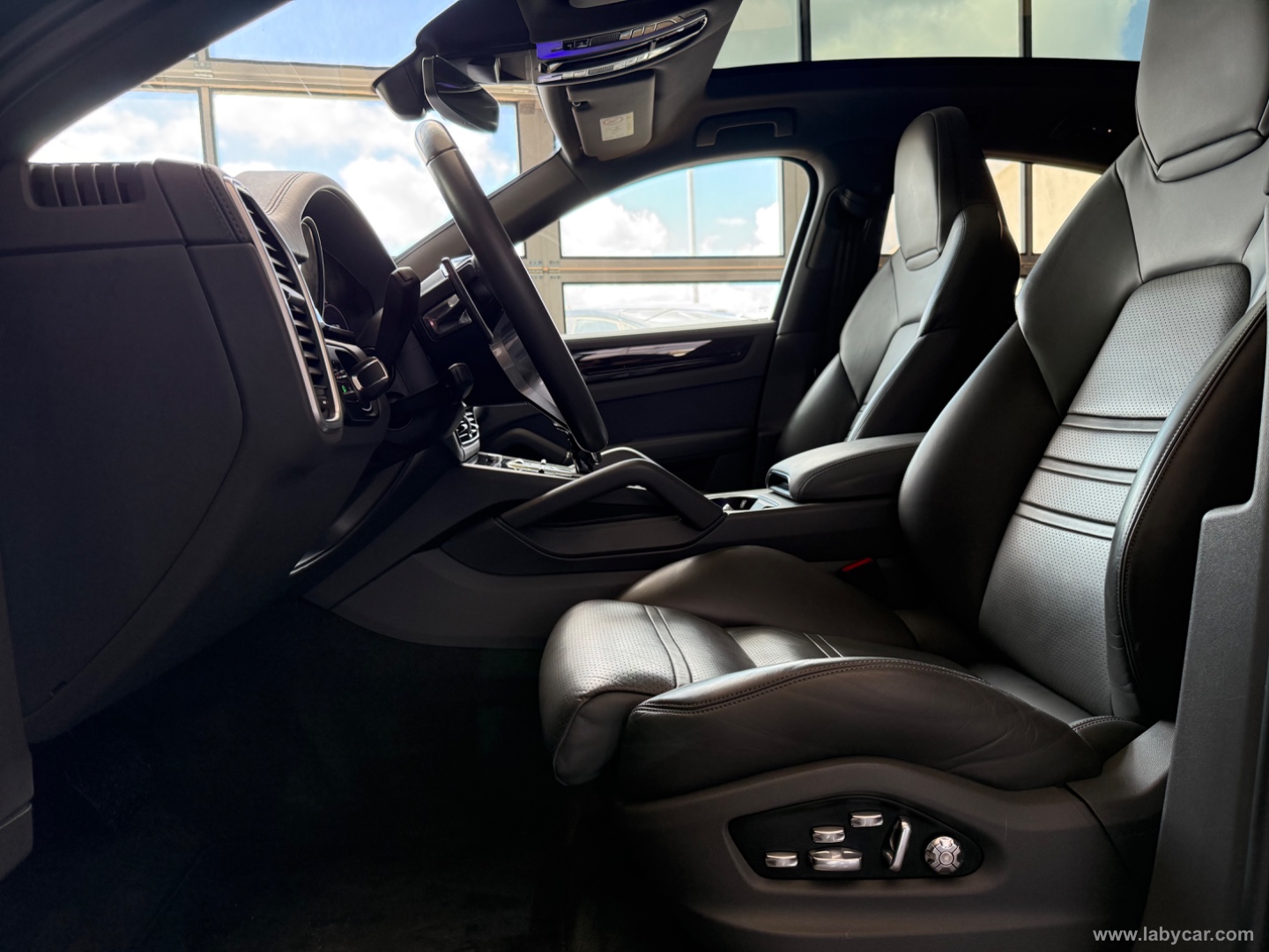Cayenne Coupè 3.0 V6 - immagine 9