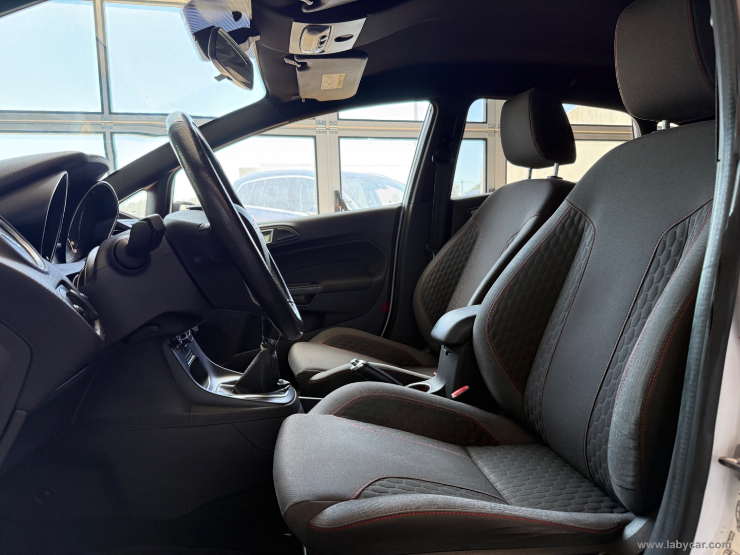 Fiesta 1.5 TDCi 95 CV 5p. ST-Line - immagine 9