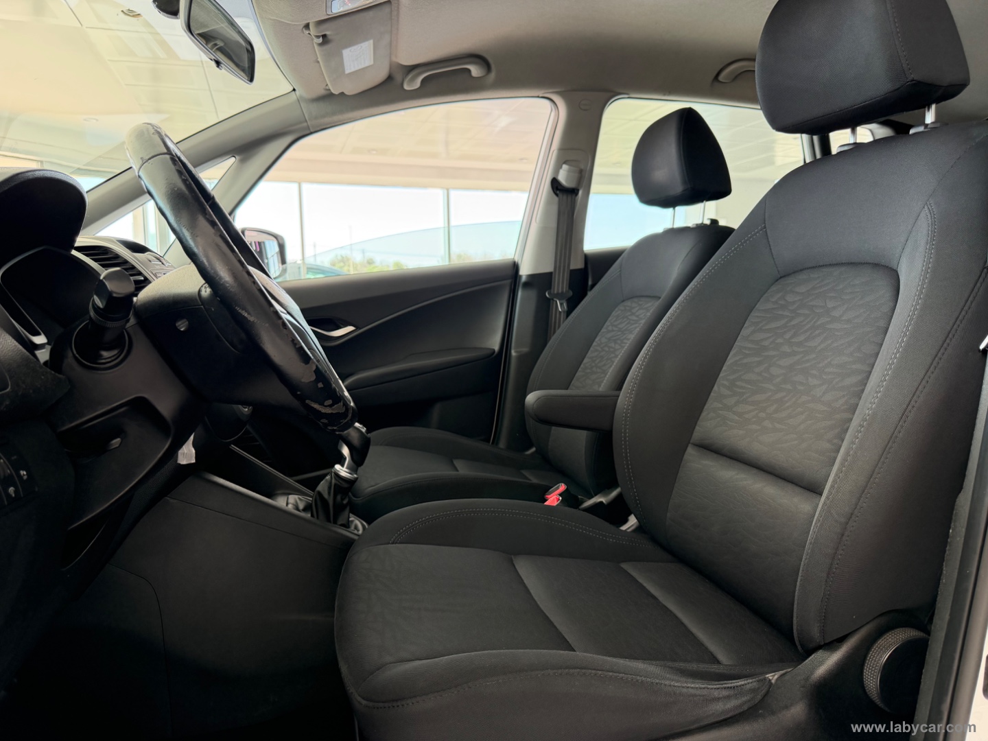 ix20 1.4 CRDI 90 CV Comfort - immagine 9
