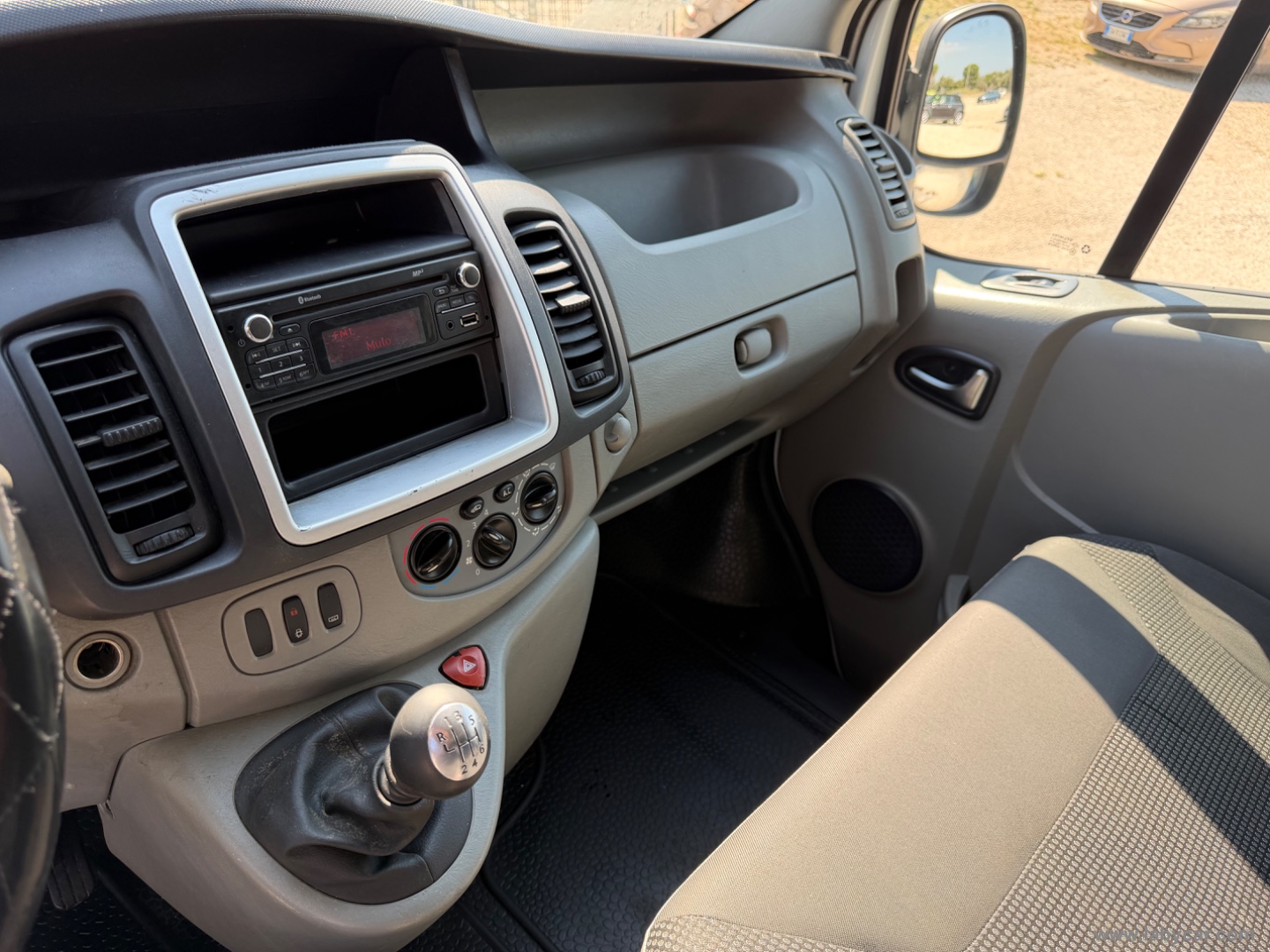 Vivaro 27 2.0 CDTI 120CV PC-TN Furg. Fap - immagine 9