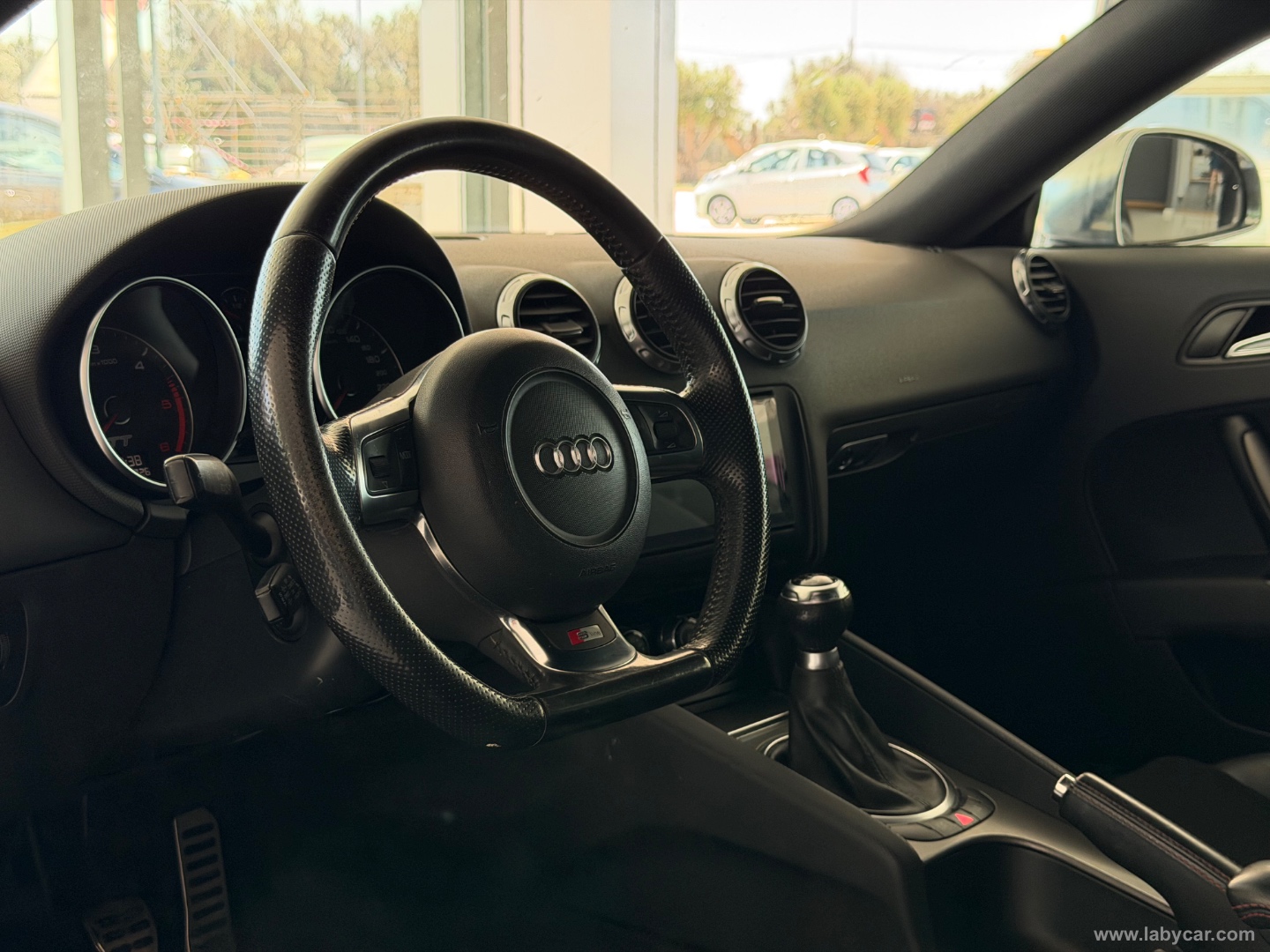 TT Coupé 2.0 TDI quattro - immagine 9