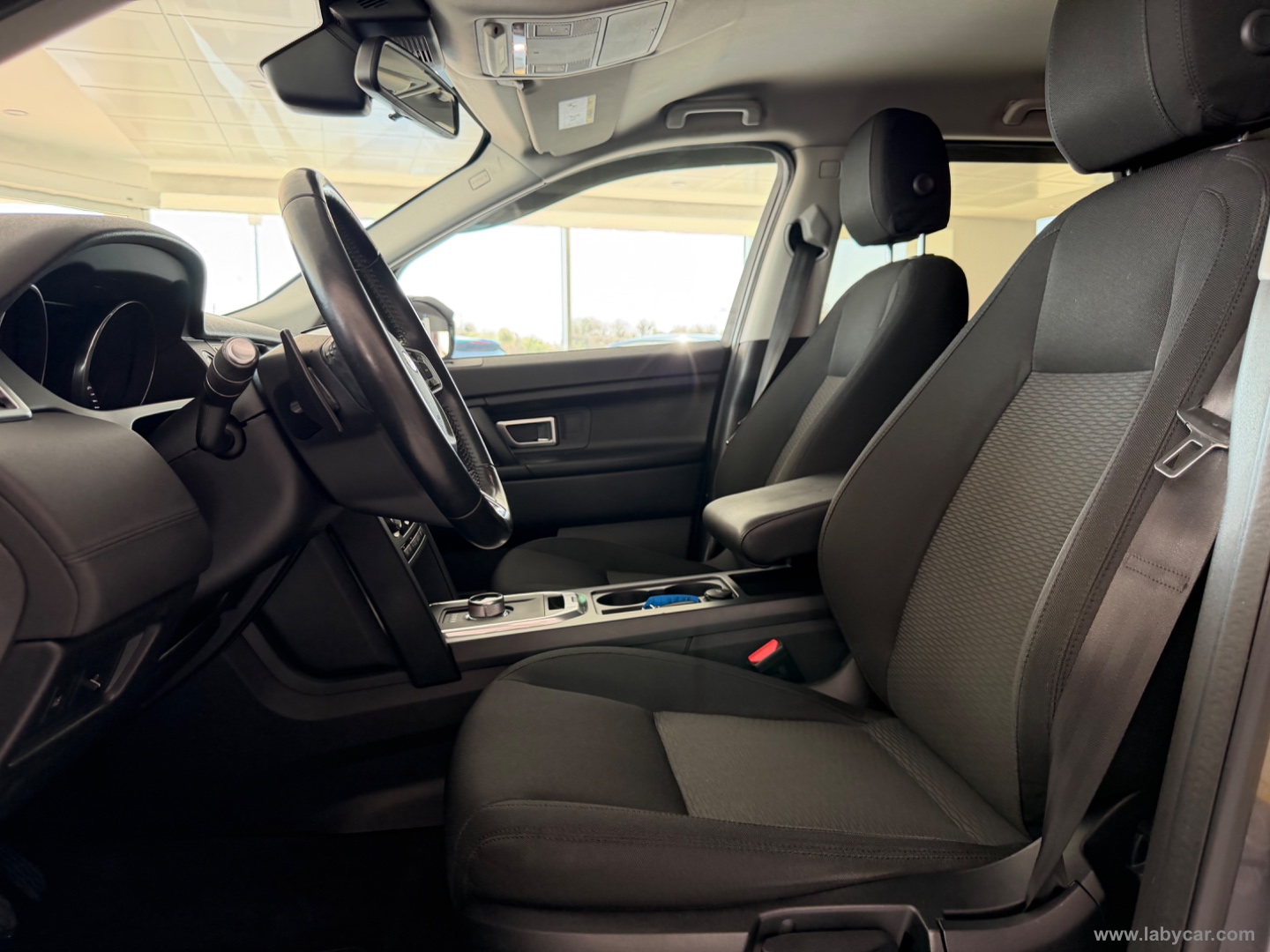Discovery Sport 2.0 TD4 150 CV Pure - immagine 9