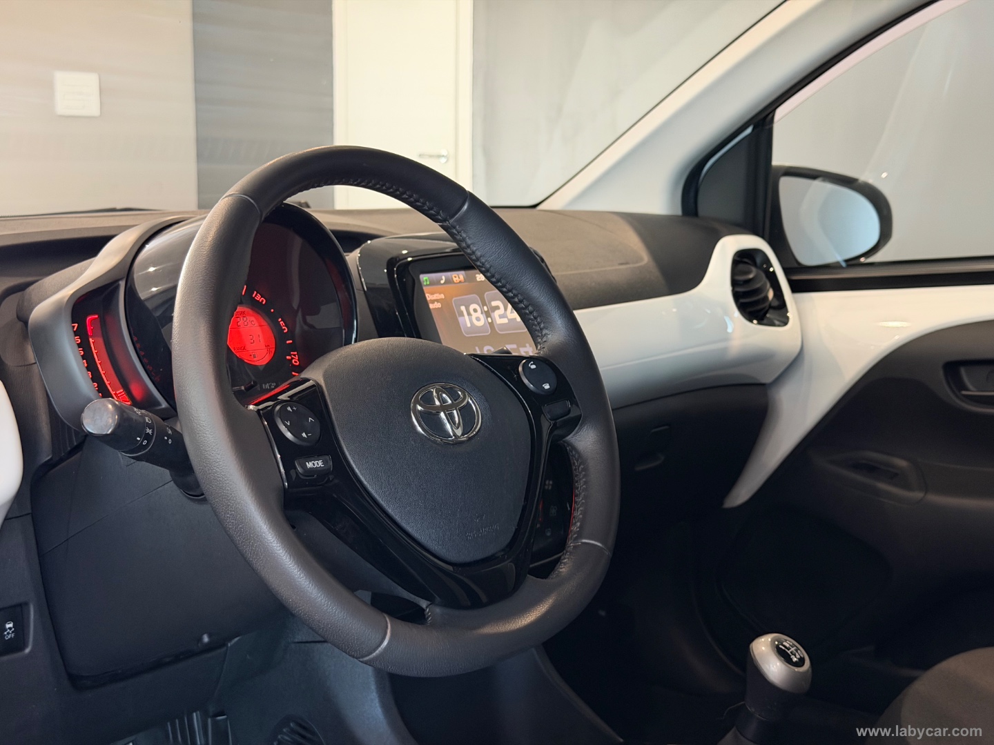 Aygo 1.0 VVT-i 69 CV 5p. x-cite - immagine 9