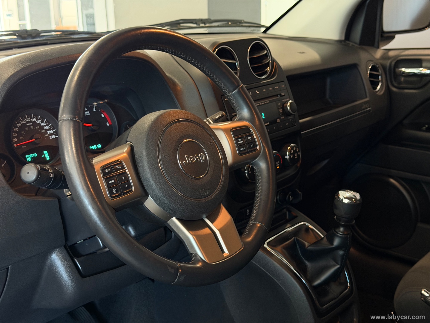 Compass 2.2 CRD Limited Black Edition - immagine 9