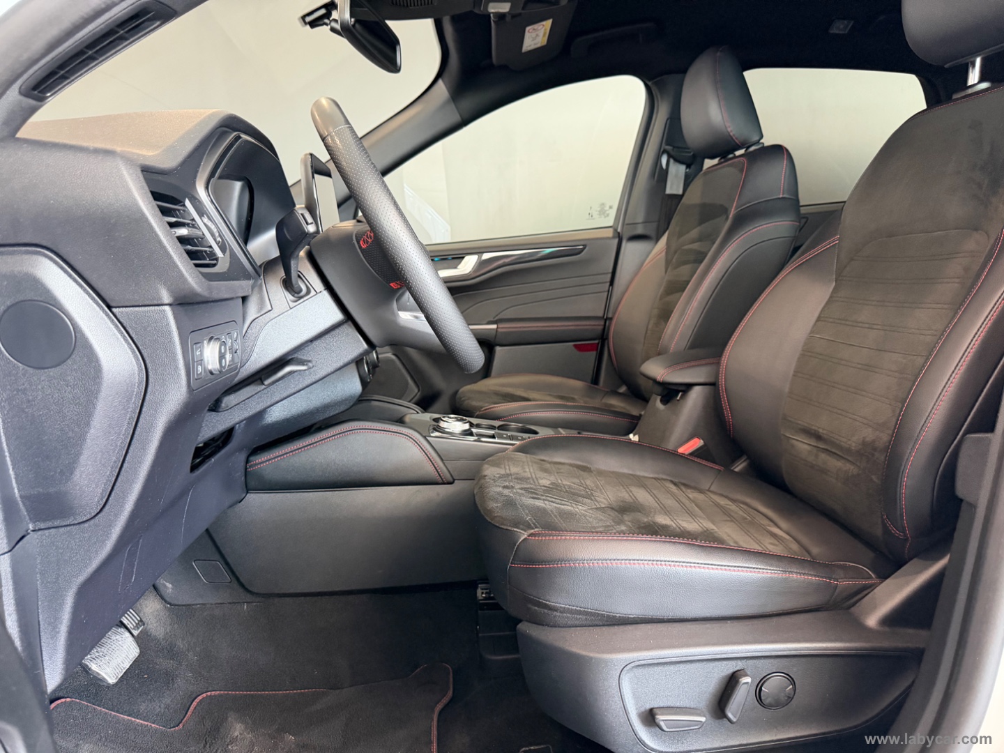 Kuga 2.5 Plug In Hybr 225 CVT 2WD ST-L.X - immagine 9
