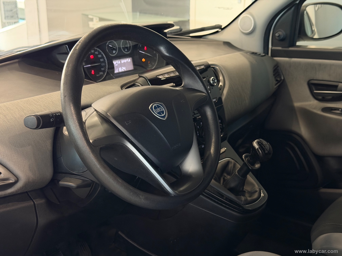 Ypsilon 1.2 69 CV 5p. GPL Ecochic Silver - immagine 9