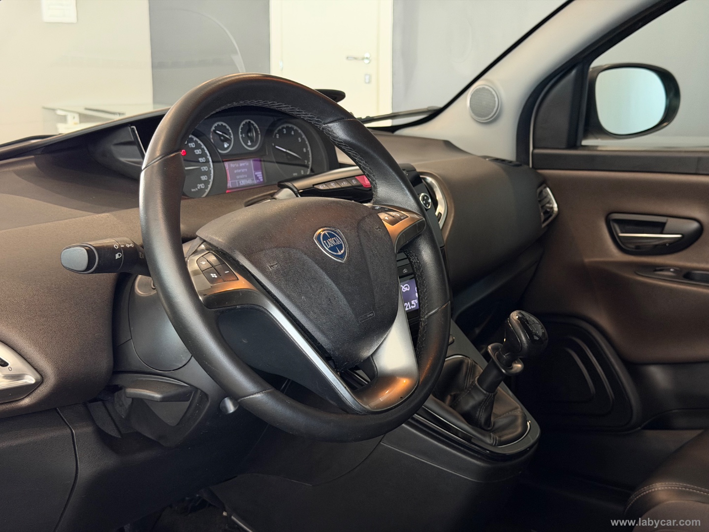Ypsilon 1.2 69 CV 5p. GPL Ecochic Silver - immagine 9