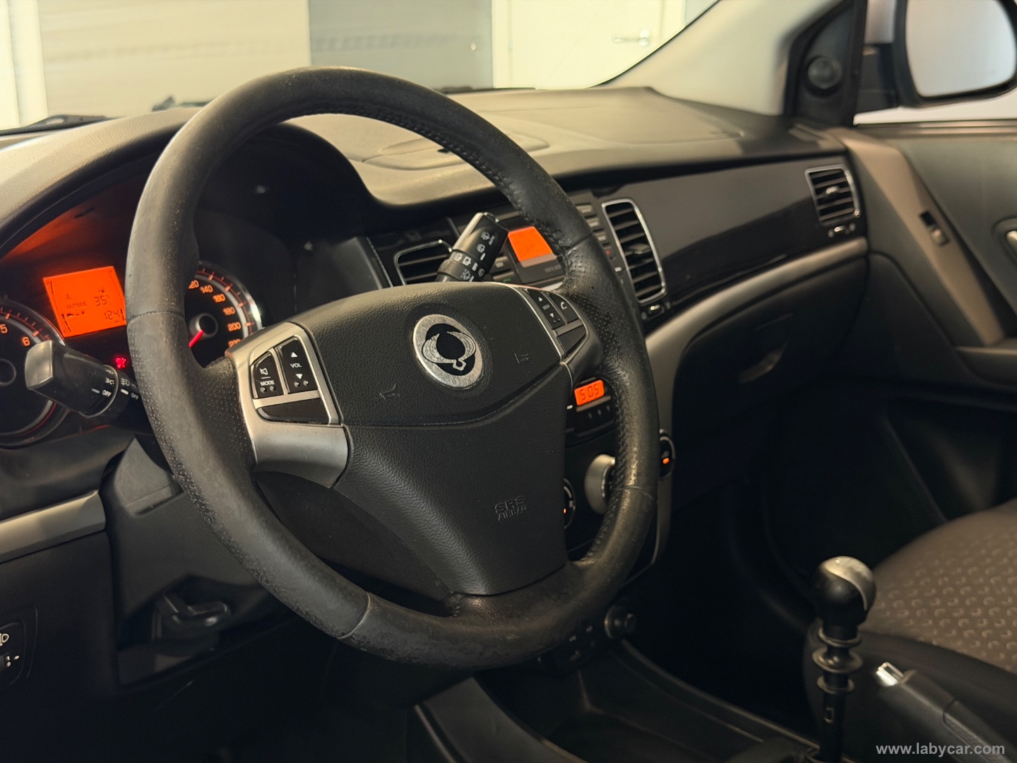 Korando 2.0 2WD MT GPL C - immagine 9