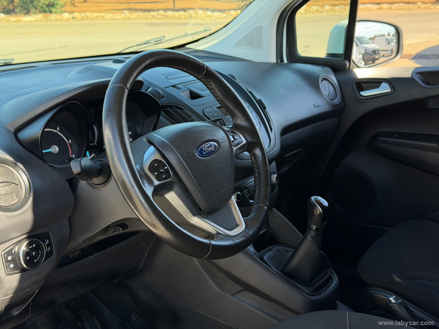 Transit Courier 1.5 TDCi 75CV Van Entry - immagine 9
