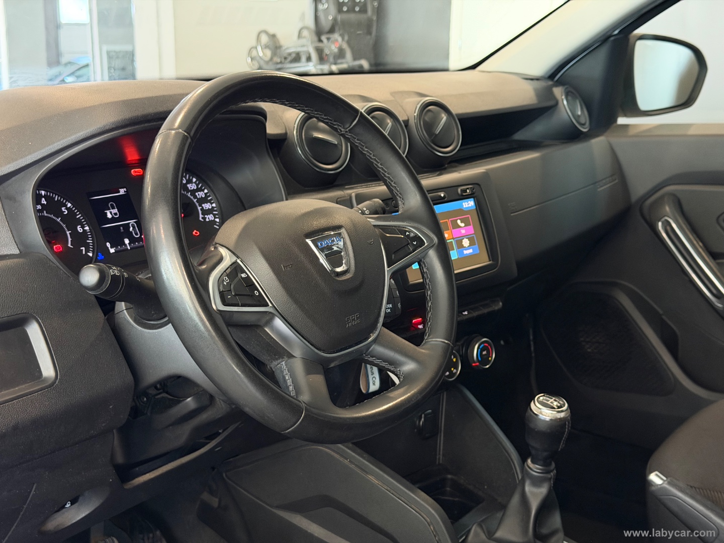 Duster 1.0 TCe 100 CV 4x2 Comfort - immagine 9