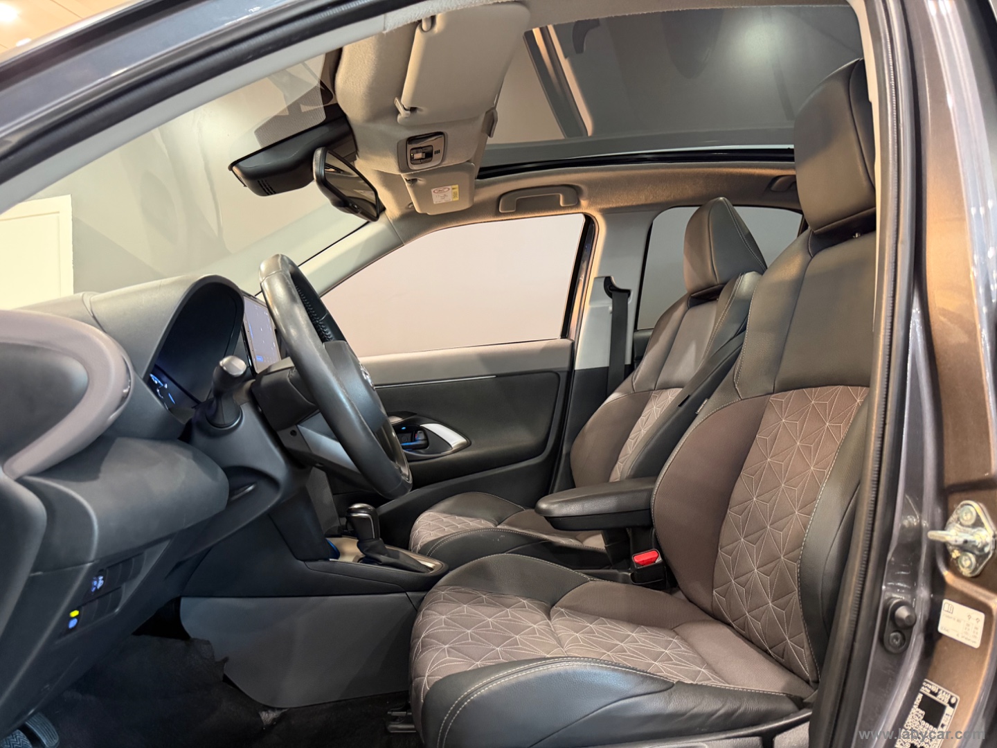 Yaris Cross 1.5 Hybrid 5p. E-CVT Advent. - immagine 9