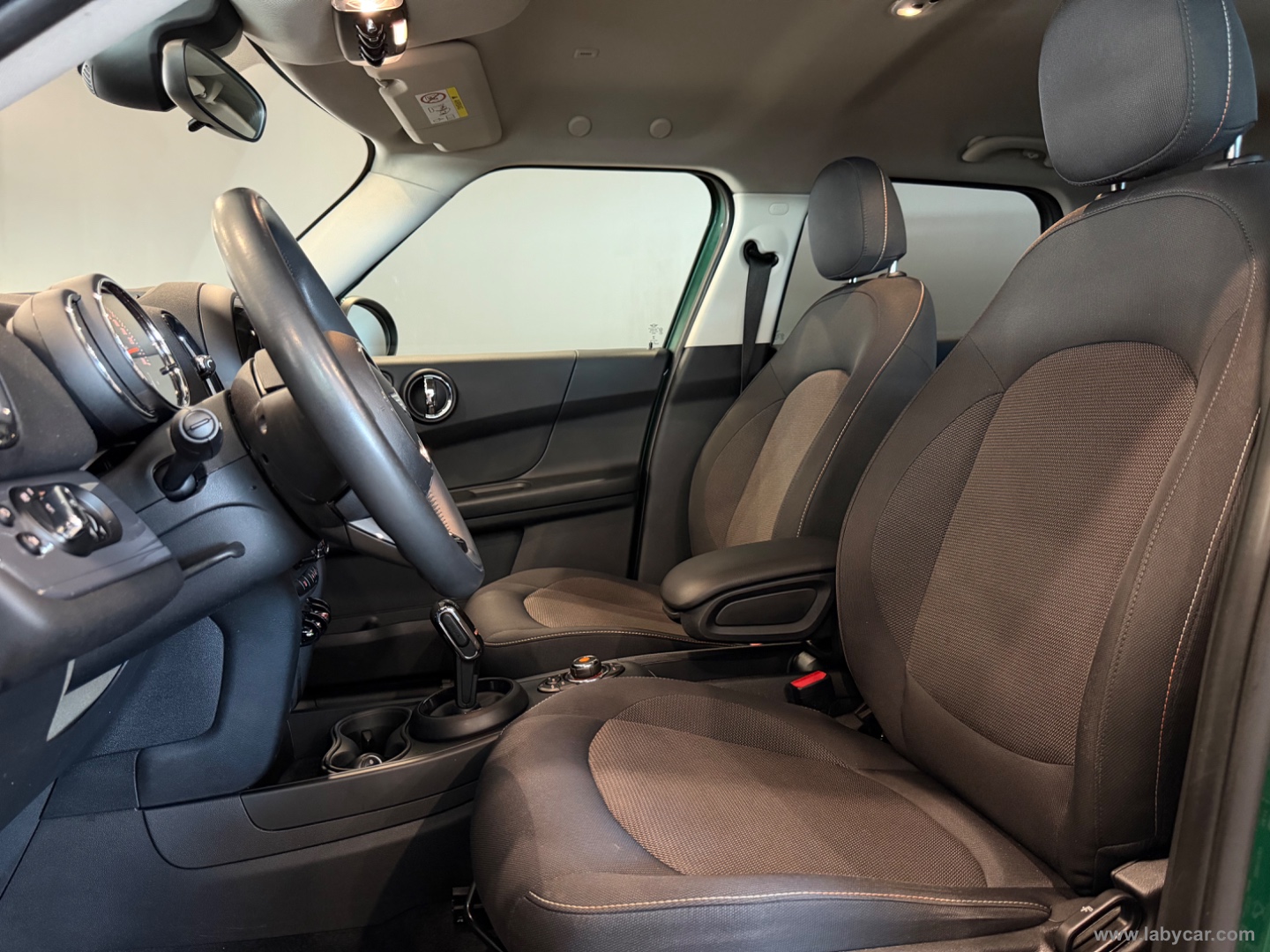 Mini Cooper D Business Countryman Aut. - immagine 9