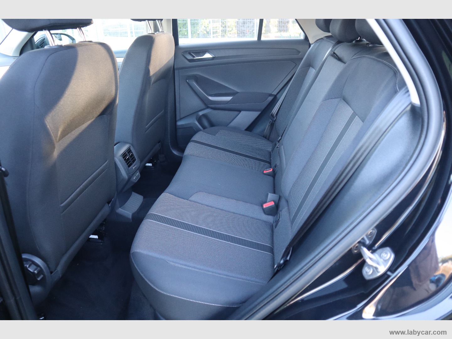 T-Roc 2.0 TDI SCR Edition Plus - immagine 9