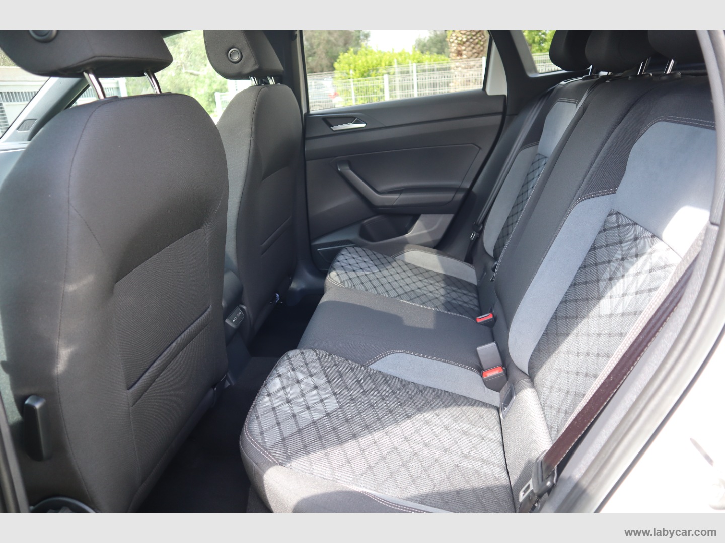 Taigo 1.0 TSI 110 CV DSG R-Line - immagine 9