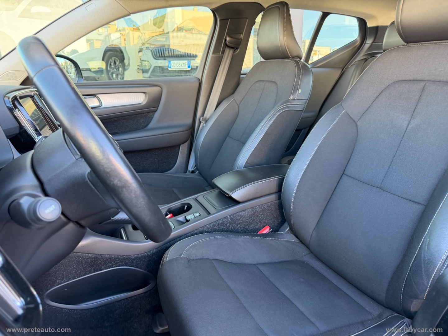 XC40 D3 AWD Geartronic Momentum - immagine 9