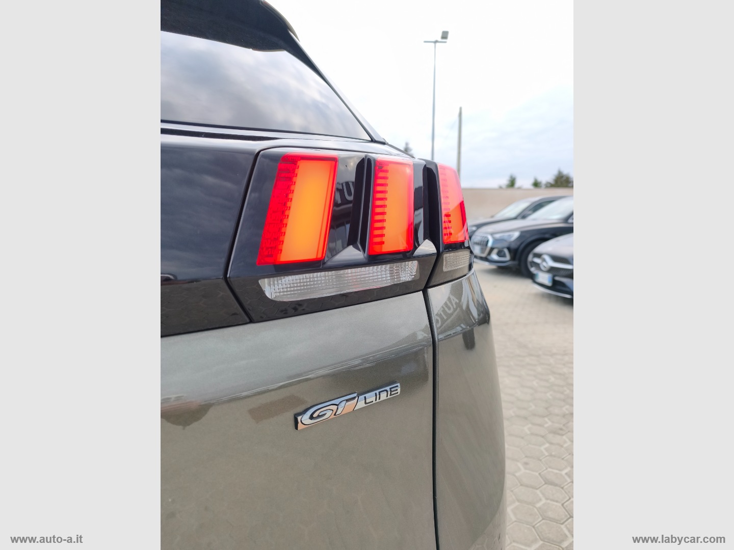 3008 BlueHDi 130 S&S EAT8 GT Line - immagine 9