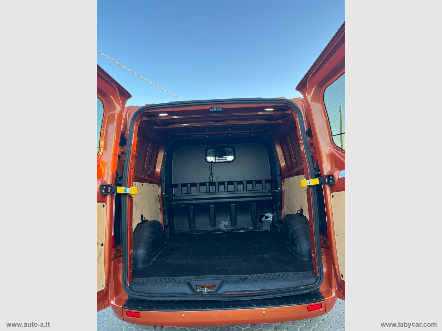 TRANSIT CUSTOM 2.0 TDCI 170 CV TITANIUM 5 POSTI - immagine 9