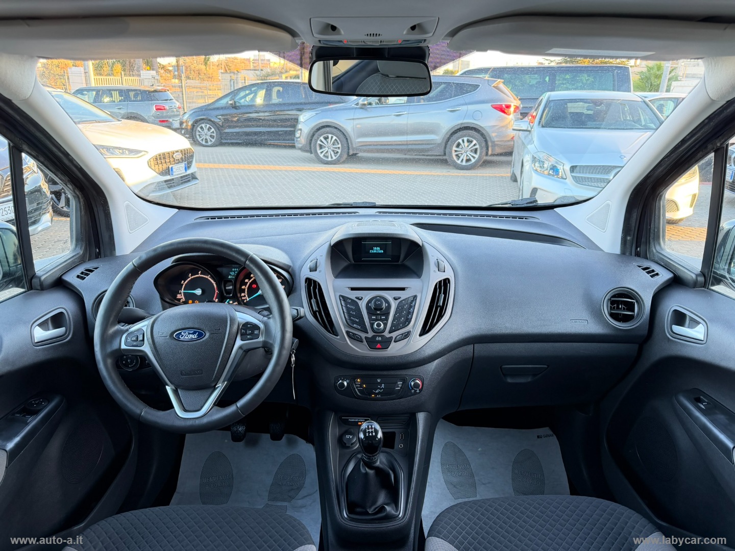 Tourneo Courier 1.0 EcoBoost 100 CV TITANIUM - immagine 9