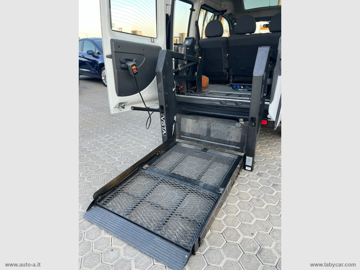 Doblò 1.3 MJT 16V Dynamic TRASPORTO DISABILI - immagine 9