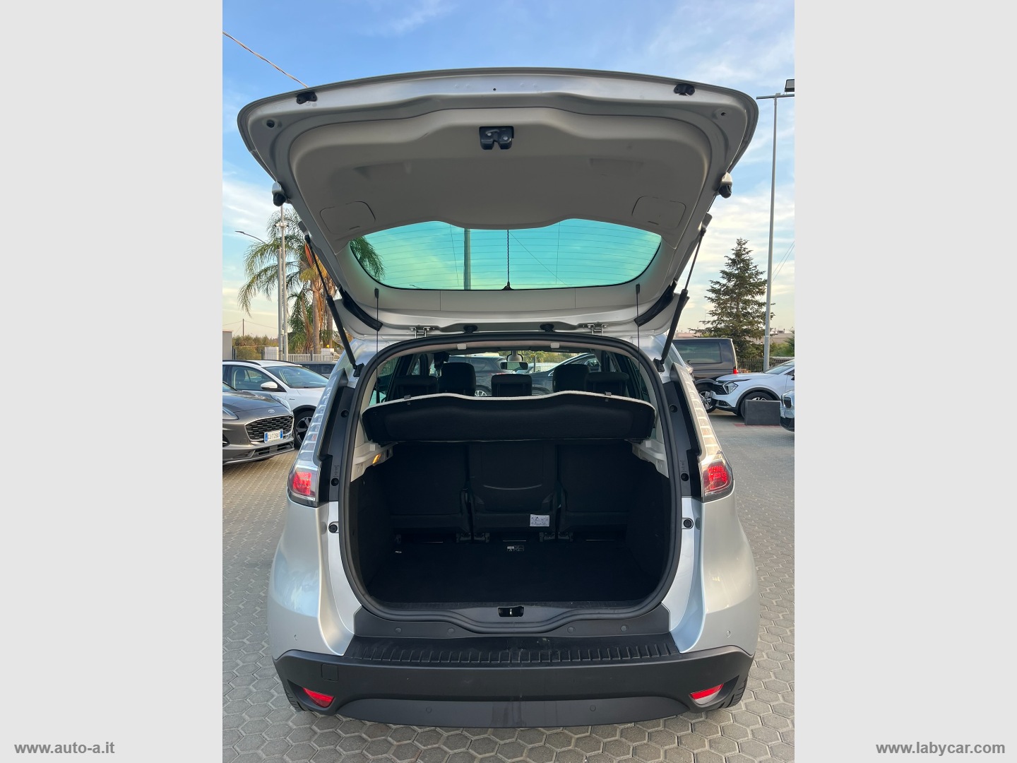 Scénic XMod 1.5 dCi 110 CV EDC Limited - immagine 9