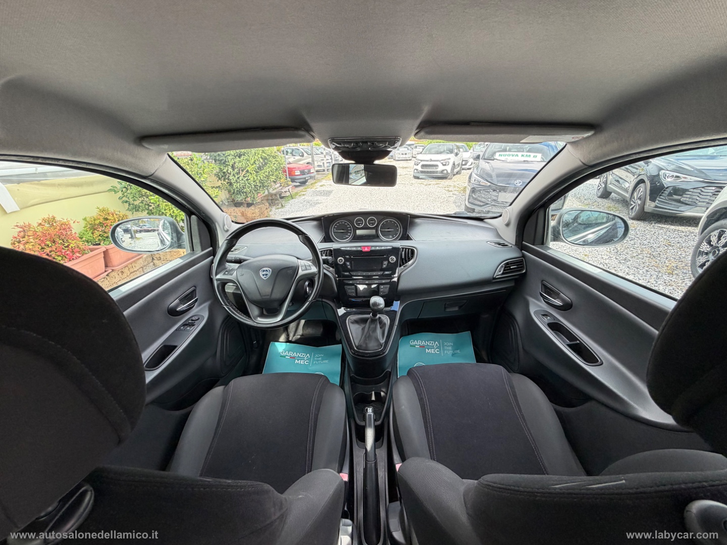 Ypsilon 0.9 T.Air 85 CV 5p. S&S DFN Gold - immagine 9
