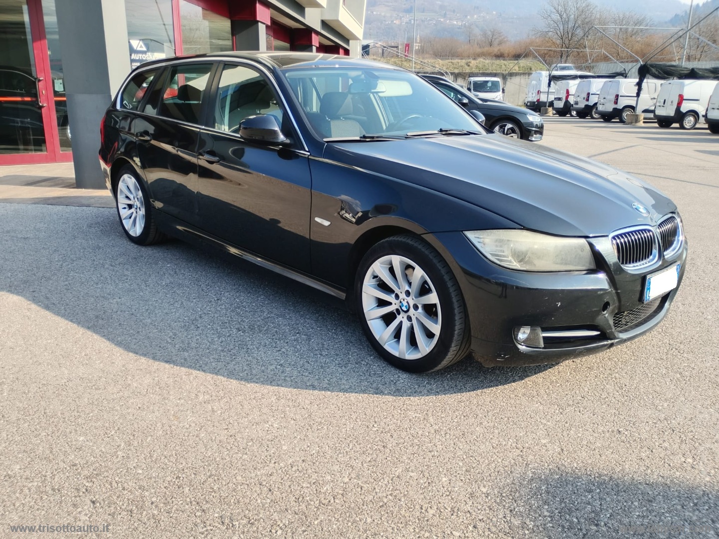 318d 2.0 143 CV Touring Eletta - immagine 9
