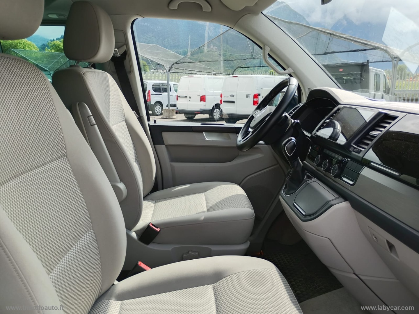 California 2.0TDI 199CV DSG Beach CON GANCIO TRAINO - immagine 9