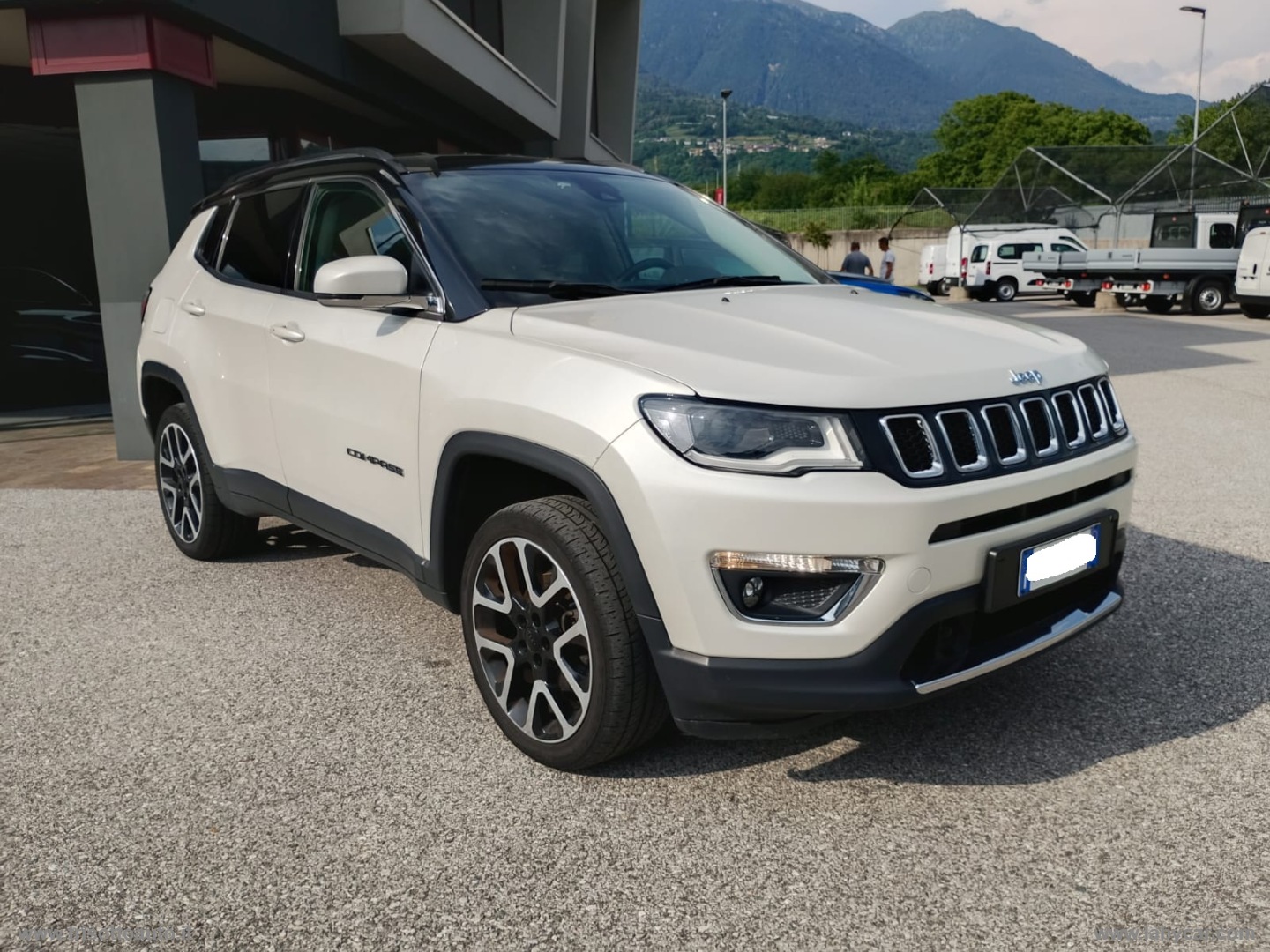 Compass 2.0 Mjt II 170CV aut. 4WD Limited - immagine 9
