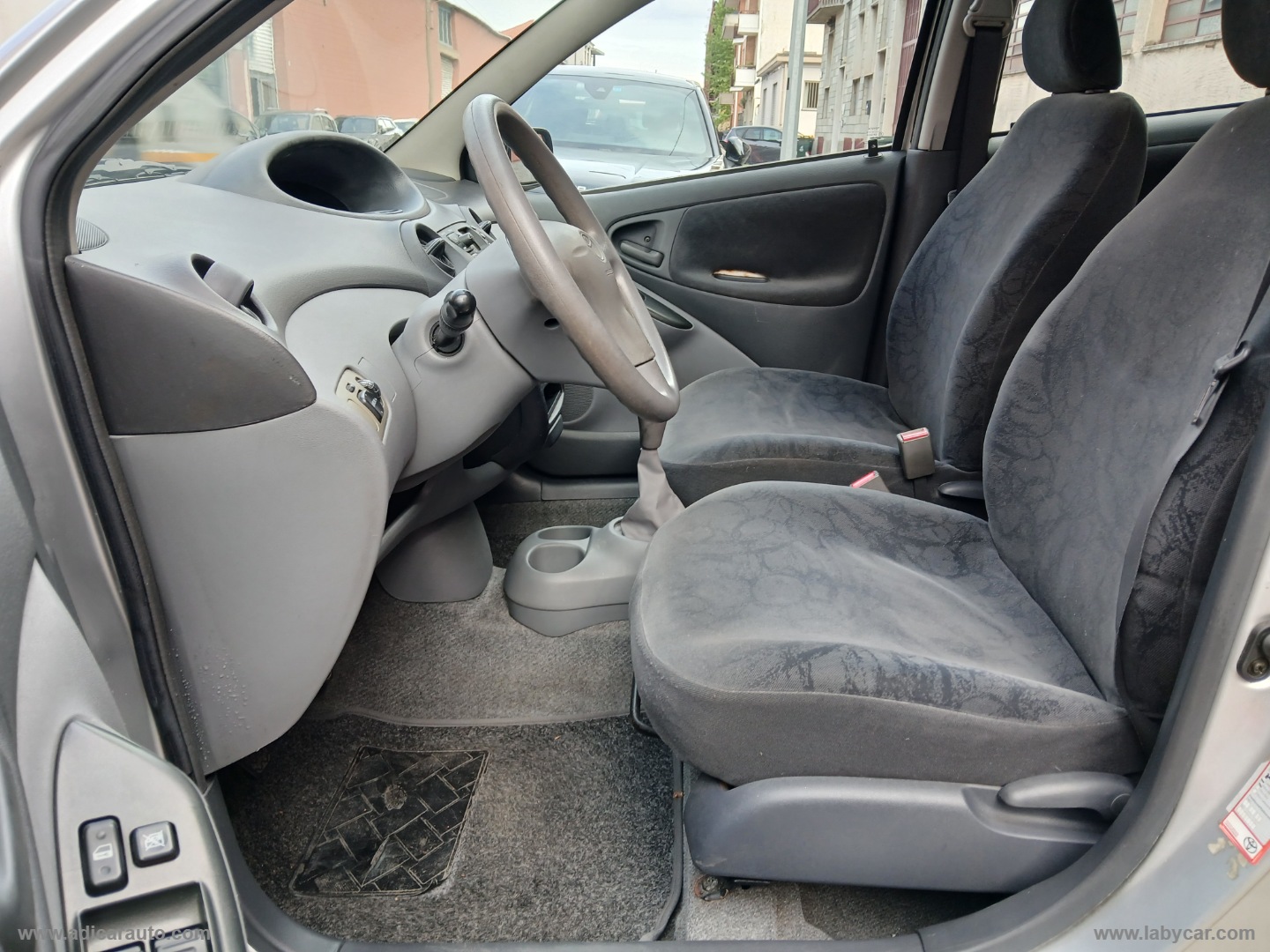 Yaris 1.0 16V 5p. Sol - immagine 9