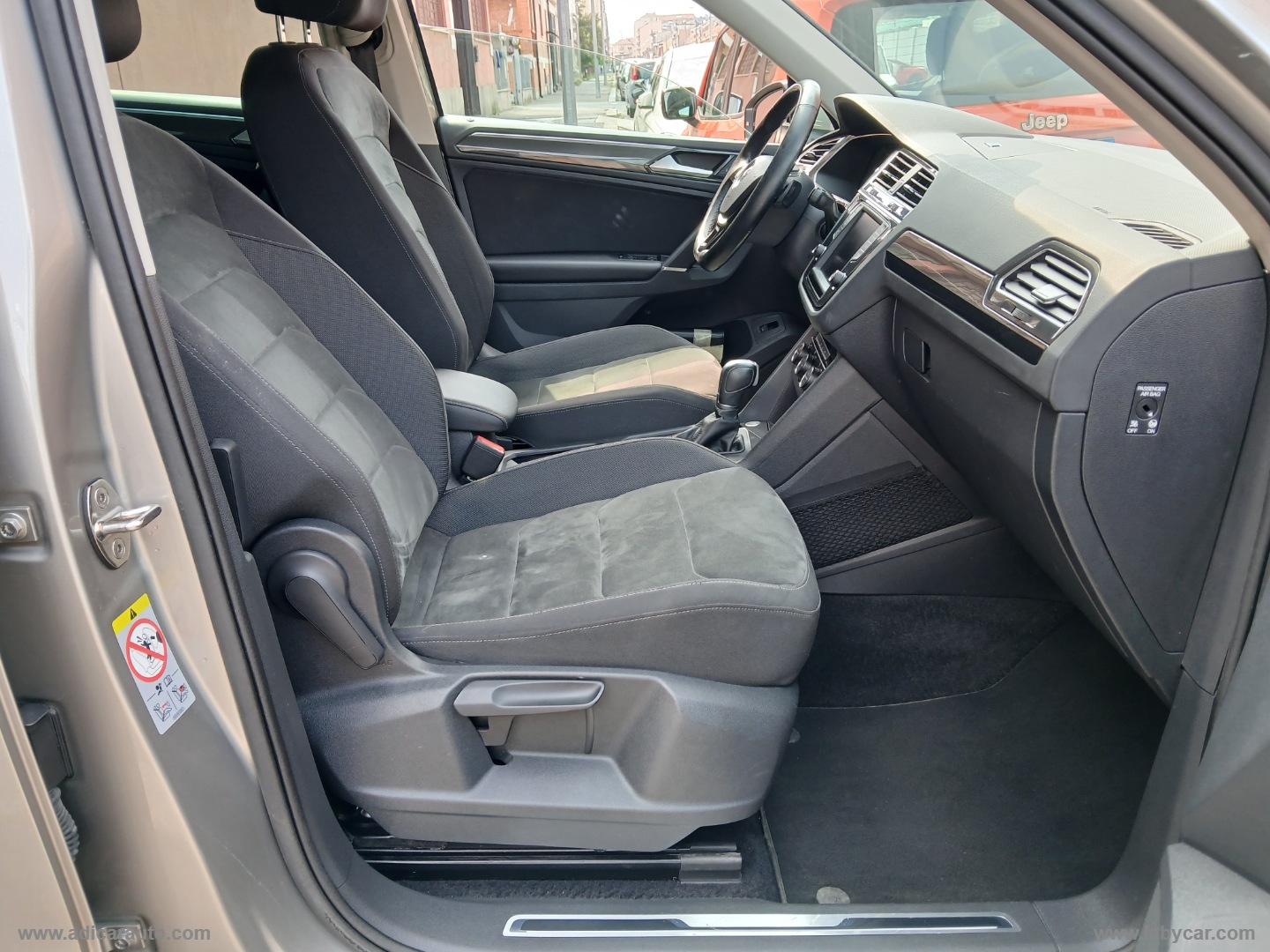 Tiguan 2.0 TDI DSG Executive BMT - immagine 9