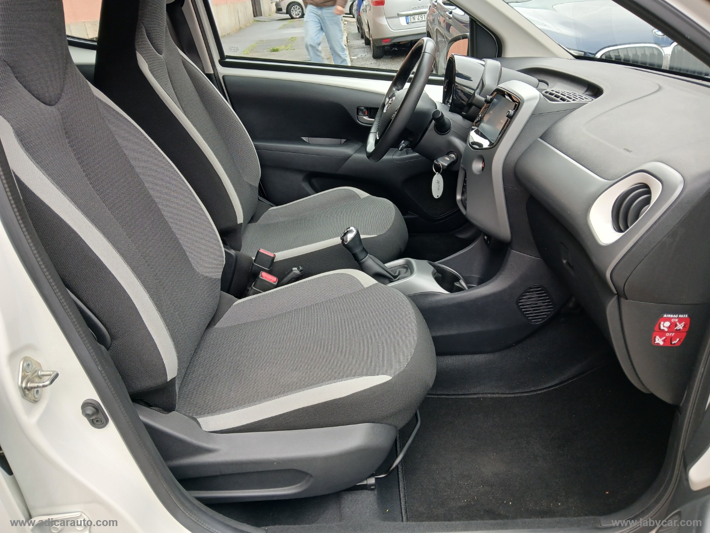 Aygo Connect 1.0 VVT-i 72 CV 5p. x-cool - immagine 9