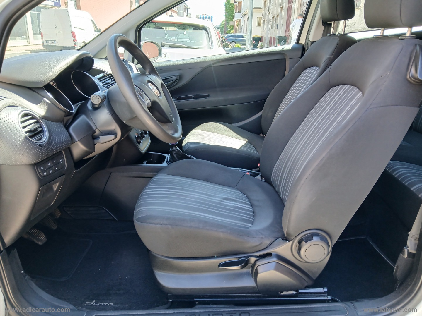 Punto 1.2 8V 3p. Lounge - immagine 9