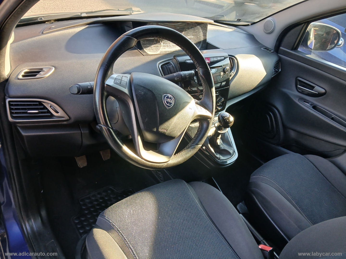 Ypsilon 1.2 69 CV 5p. S Momodesign - immagine 9