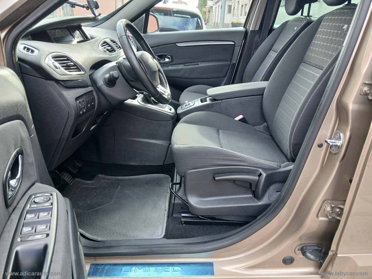 Scénic XMod 1.5 dCi 110 CV Limited - immagine 9