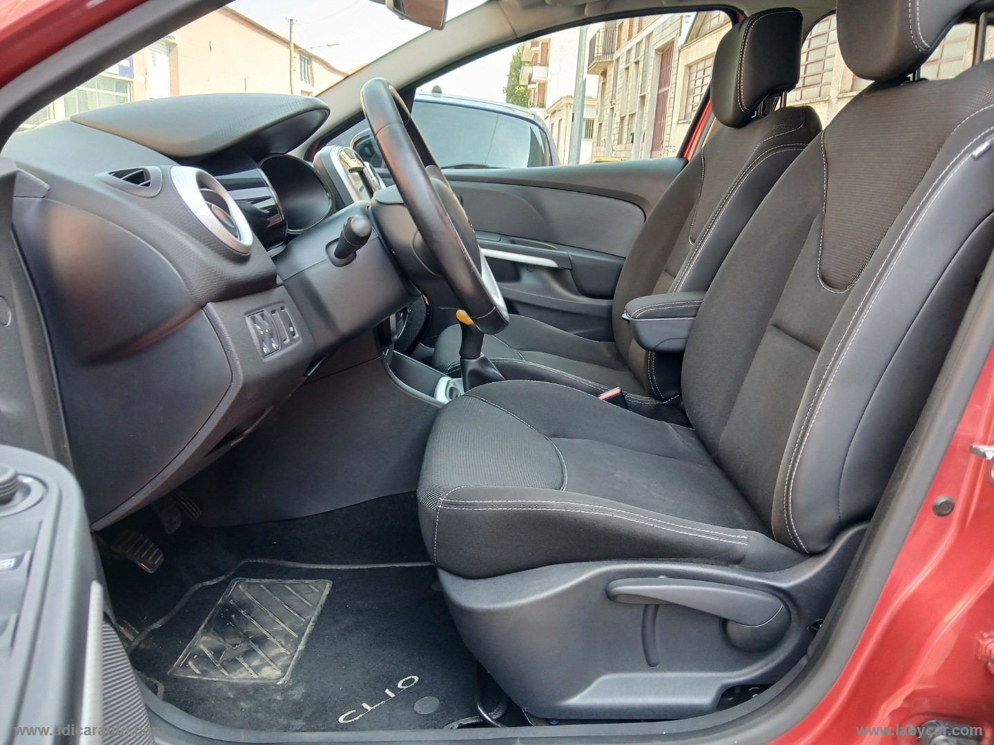 Clio 1.5 dCi 8V 90 CV S&S 5p. Duel - immagine 9
